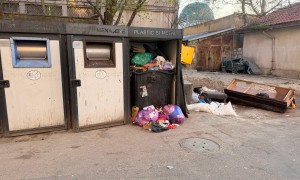 Figura 3. Detaliu vandalism sau deșeuri voluminoase abandonate (mobilier etc)
